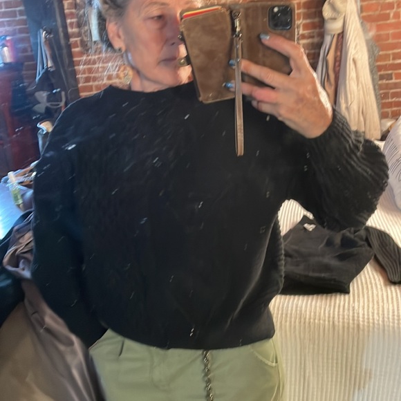 Thick & soft black sweater - Picture 16 of 16